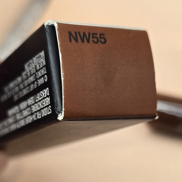 MAC Studio Fix 24 Hour Concealer, Shade NW55, NIB - Picture 2 of 3